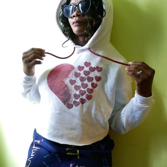 NWT Red Hearts Crystals On White Cropped Hoodie M - Picture 1 of 14